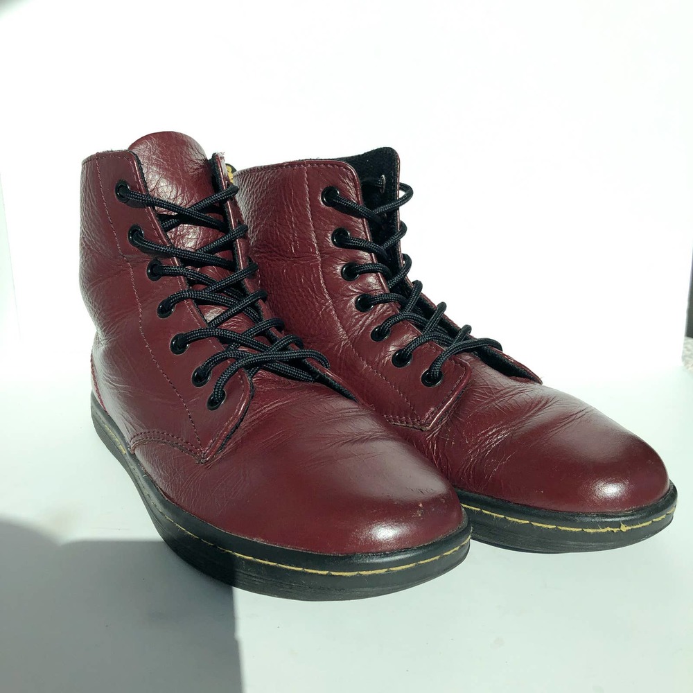 DR. MARTENS - Leyton Womens Boots - Size 9